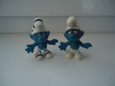 Brainy Red Glasses Smurf Figure and Prisoner Smurf Figure Schtroumpfe Schlumpf Puffi