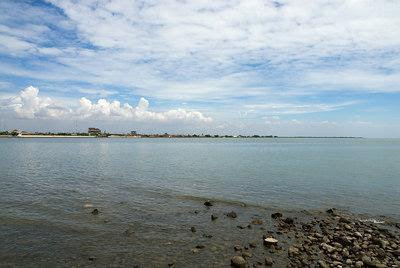 Pemandangan Pantai Pasir Kencana Pekalongan