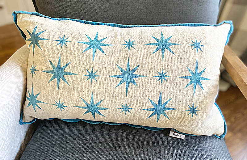 Stenciled Pillow Makeover