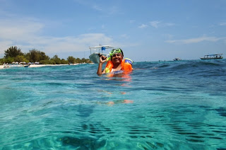 sekedar renang-renang, pakai life jacket