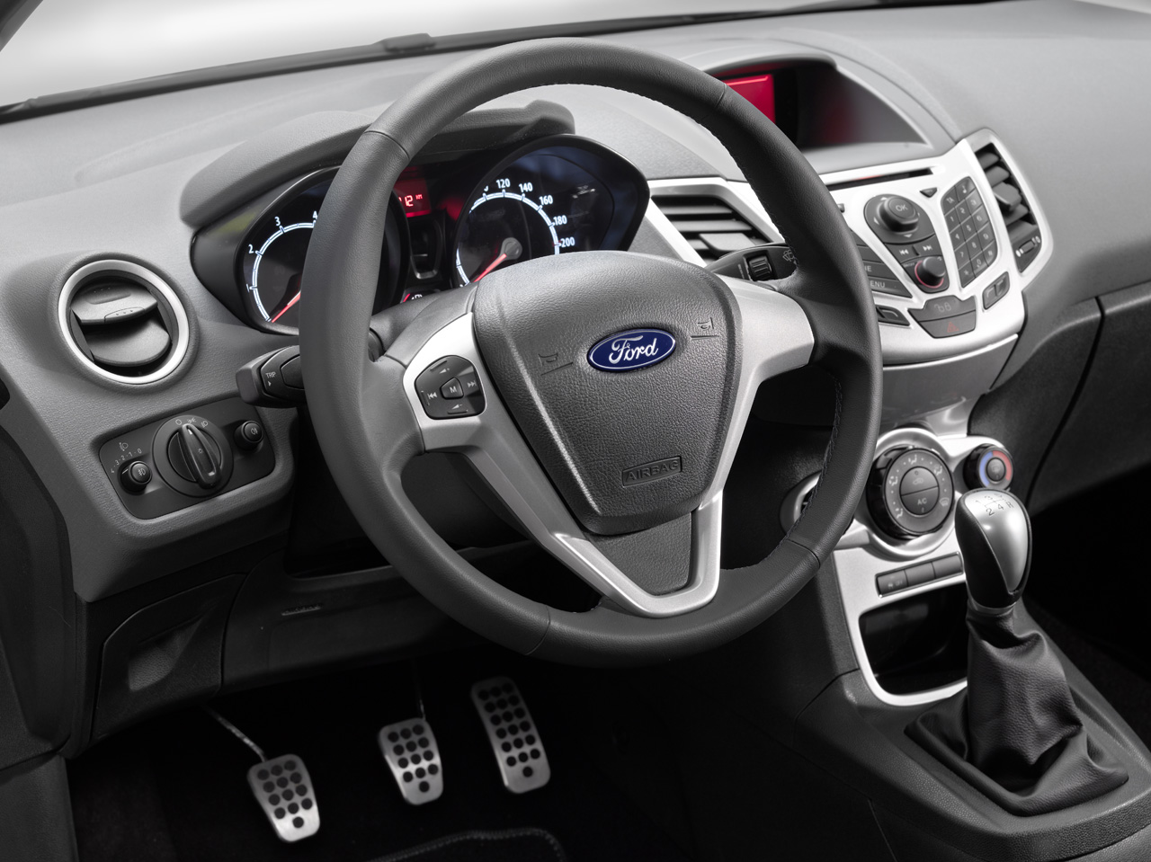 Spesifikasi Ford Fiesta Hatchback 2013 Dan Harga Terbaru