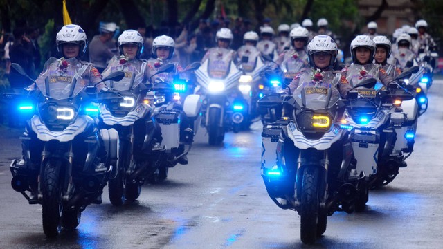 HEBOH Polisi di Bali 'Disewa' 100 Dolar AS Kawal Turis Asing, Kapolda Respons