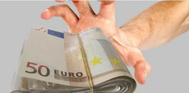 Πρόστιμο 110.000 ευρώ για το μακρύ… χέρι της τράπεζας σε ακατάσχετους λογαριασμούς 