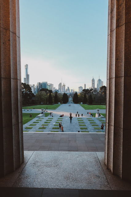 the second world war forecourt shrine of remembrance melbourne