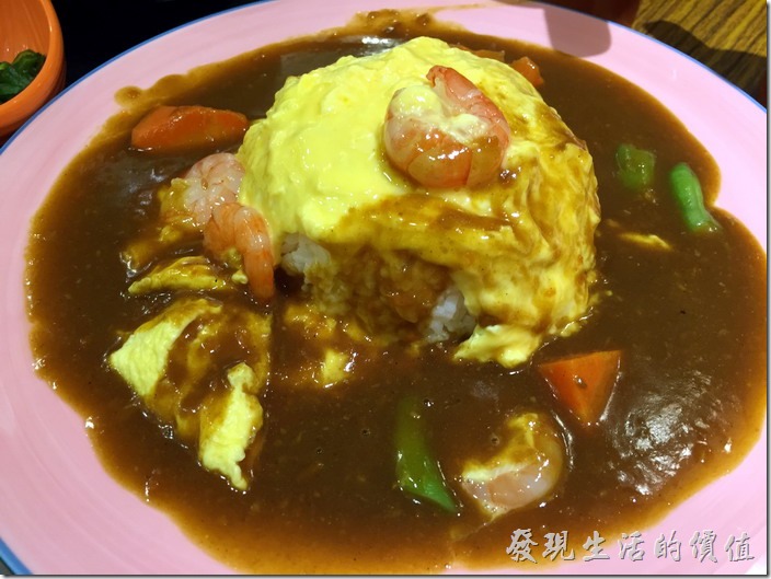 [台北南港]本家咖哩。滑蛋蝦仁咖哩飯，NT130。這蝦子好像水晶，不過吃起來還可以。