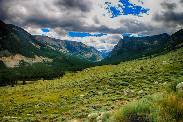 Beartooth Highway Wyoming Montana geology travel trip fieldtrip guide mountains copyright RocDocTravel.com