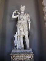 Dewi Artemis, Saudari Apollo dari Efesus