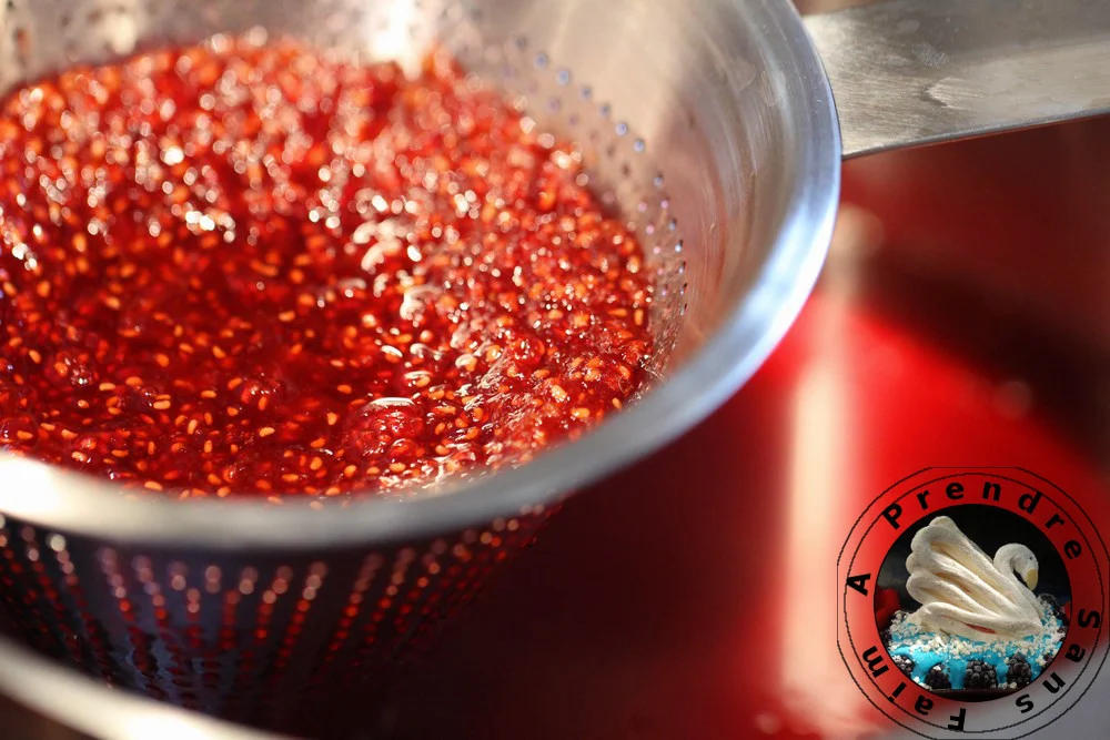 Sirop aux framboises fait maison (pas à pas en photos)