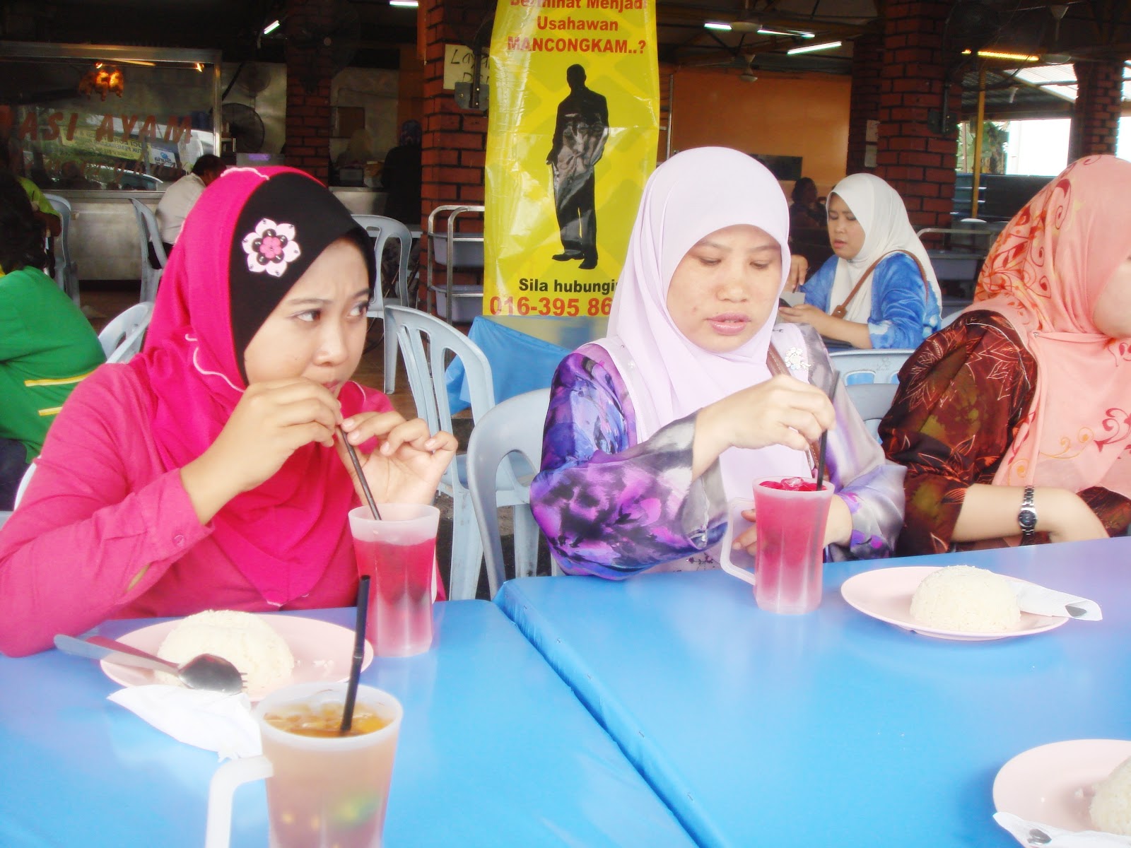 Yanna Abu Bakar: Nasi Ayam Mancongkam @ Gombak