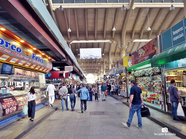 Vista de um dos corredores do Mercado Municipal de São Paulo - Centro - São Paulo