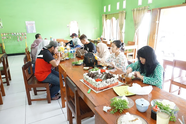 Tiga Tempat Berbuka Puasa Ngehits di Ambarawa