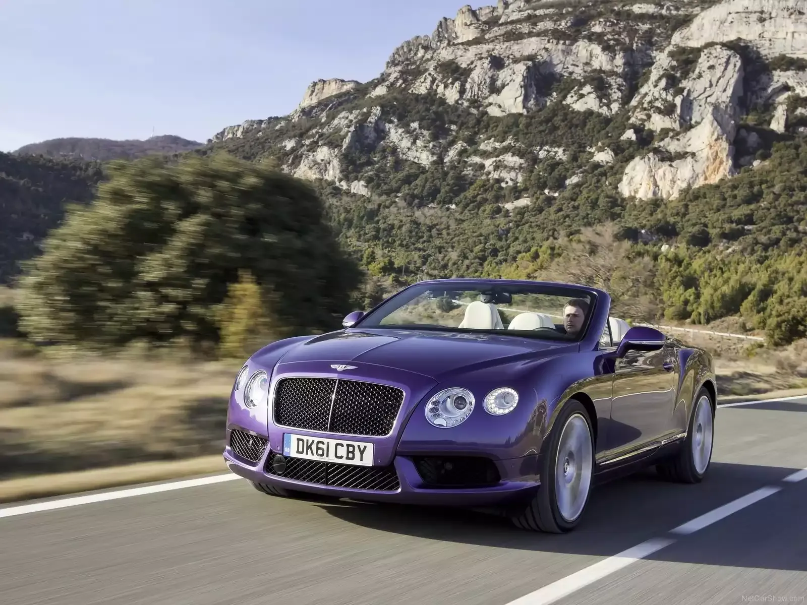 Hình ảnh xe ô tô Bentley Continental GTC V8 2013 & nội ngoại thất