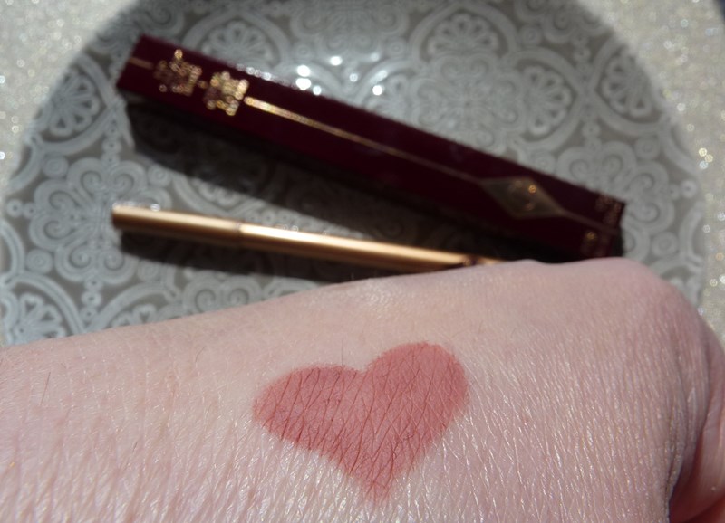 Charlotte Tilbury Pillow Talk lip cheat lipliner swatch, swatches