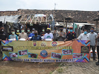 Tim Jum'at Barokah Polda Banten, Bagikan Sembako Dalam Bhakti Sosial Di Hari Bhayangkara Ke 74