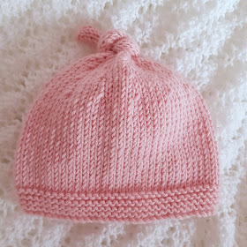 Cute and easy knitted baby hat