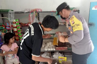 Kabid Humas Polda Jabar : Polisi  Cek Ketersediaan Minyak Goreng Di Majalengka