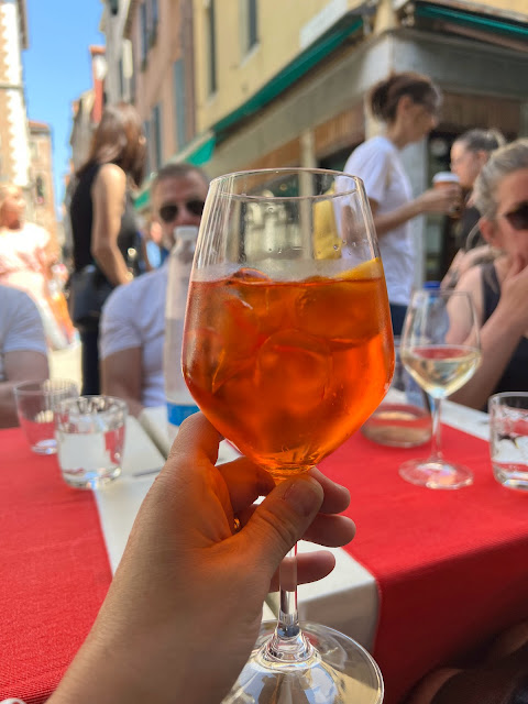 aperol spritz in venice: pic madmumof7