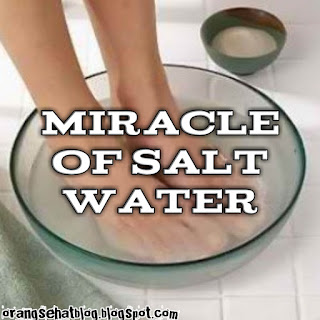 manfaat luar biasa merendam kaki dengan air garam