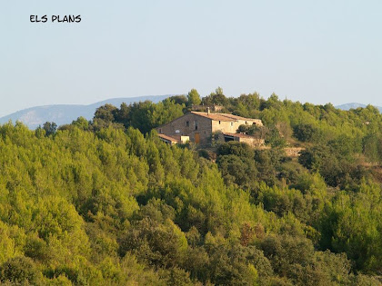 La masia Els Plans des de la zona dels Plans