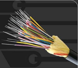 Raclien's Blog: Perbandingan Fiber Optik dengan Kabel Tembaga