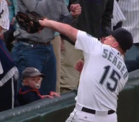 Kyle Seager saves toddler