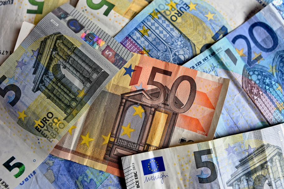 Banconote false da 5 e 10 euro, Bari prima per sequestri in Italia