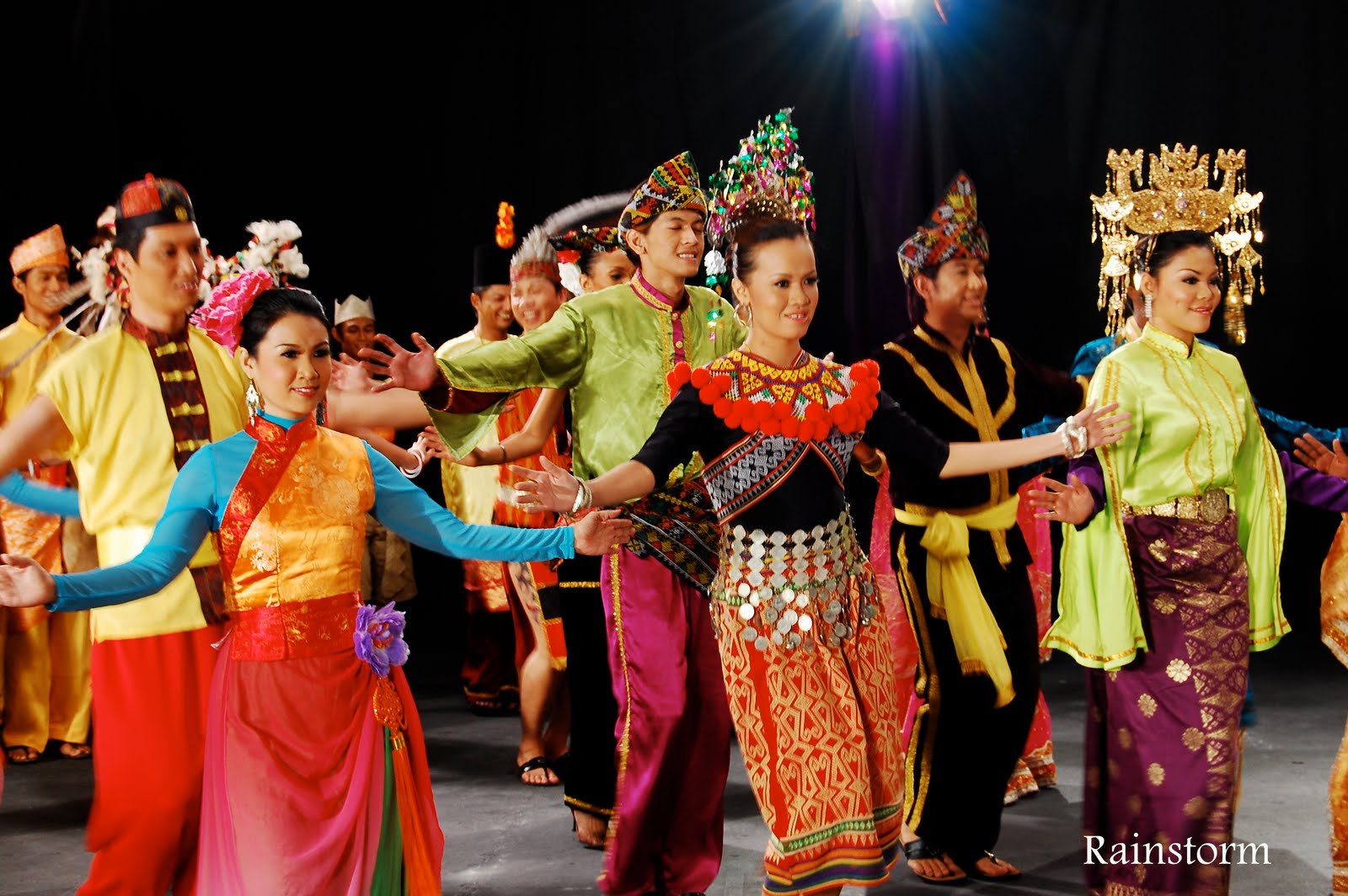 Pesta Tarian  Cuti Cuti 1Malaysia kembali lagi Kalam Si  