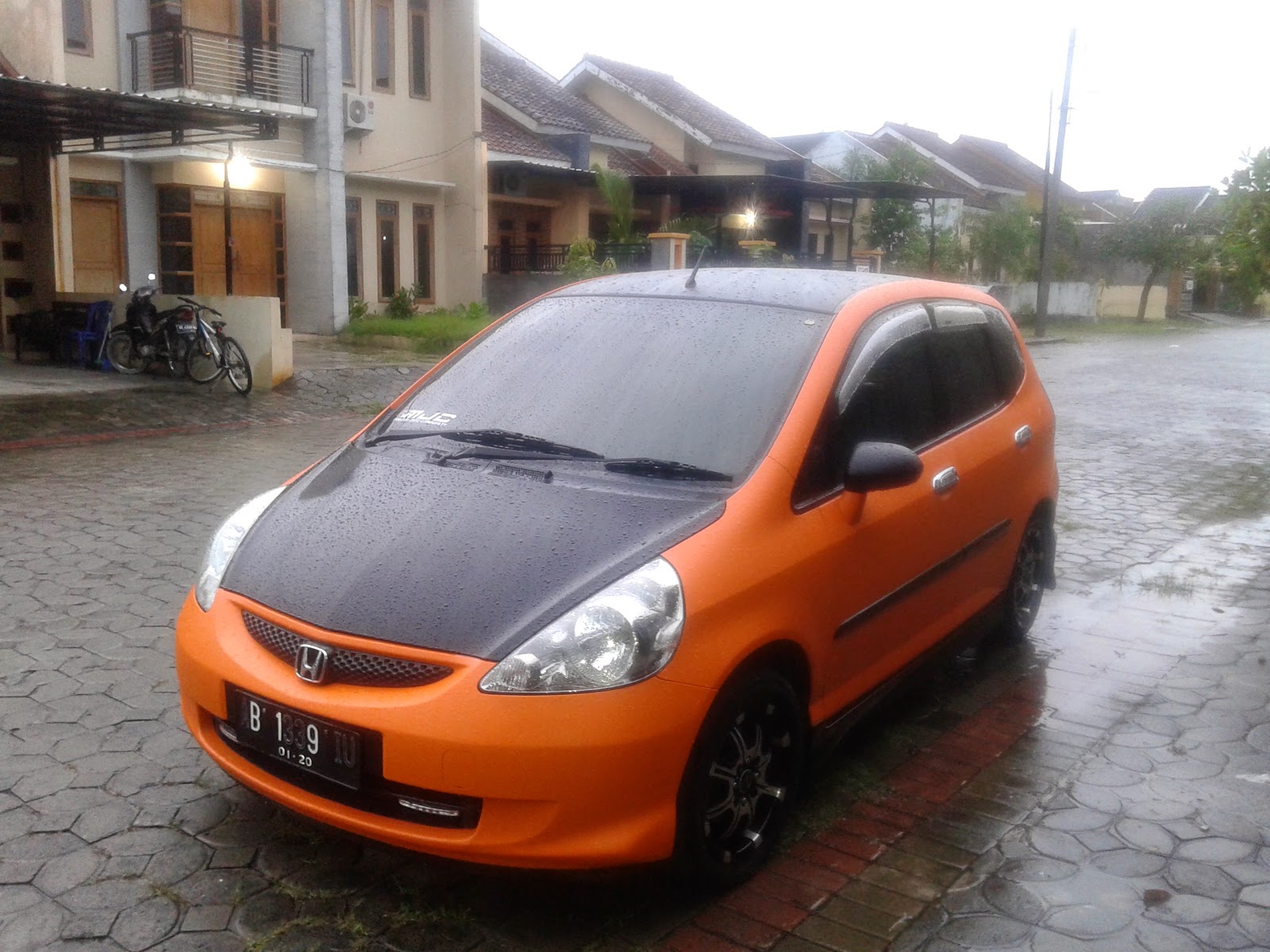 Gambar Cutting Sticker Mobil Warna Orange Duniaotto