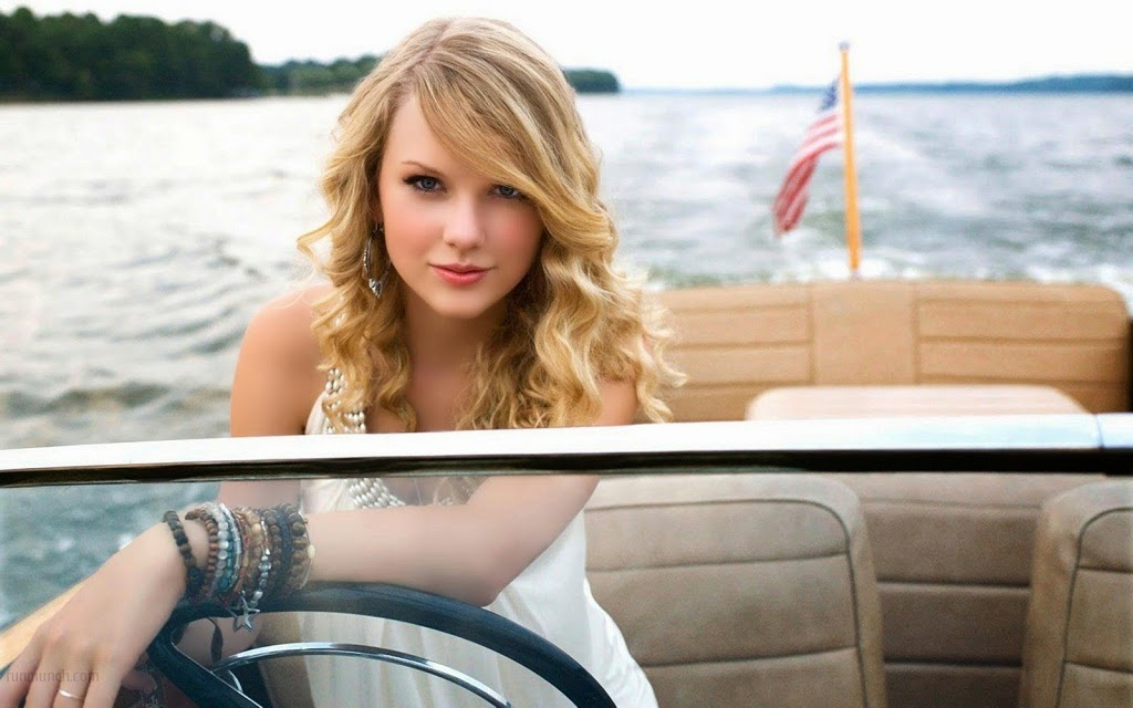 Taylor Swift HD Wallpapers Free Download