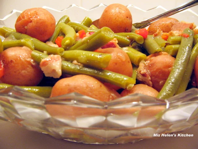 Fresh Green Beans and New Potatoes at Miz Helen's Country Cottage