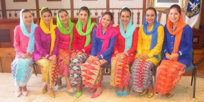 Kebaya jadul berhijab