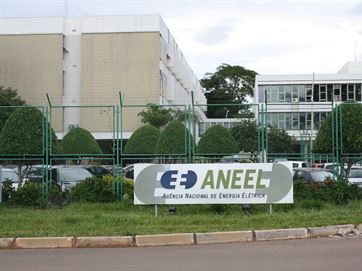 Aneel propõe redução de 18% no valor adicional cobrado nas contas de luz