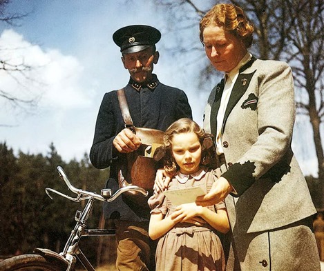 Edda Goring and her mother, Emmy Goring, receive a handwritten letter from Hermann Goring in his death cell, 1946