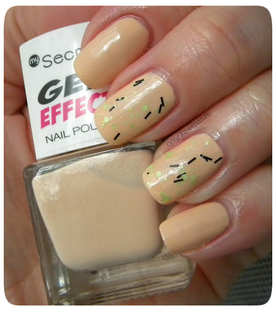 My Secret Gel Effect 256 Burlywood i 228 Pea green dots 