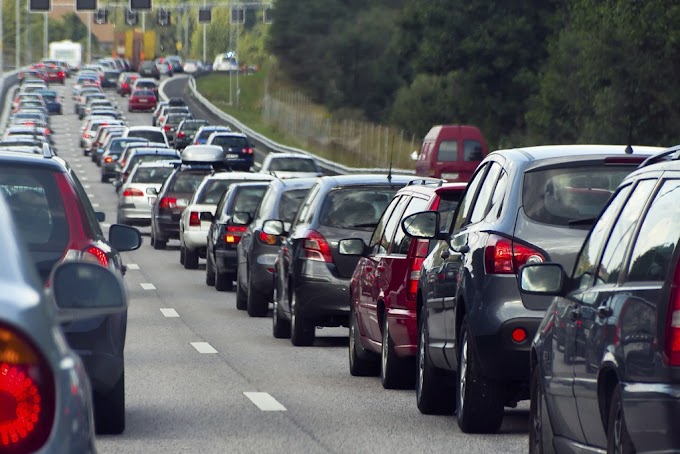 20 kilométeres torlódás van az M1-esen