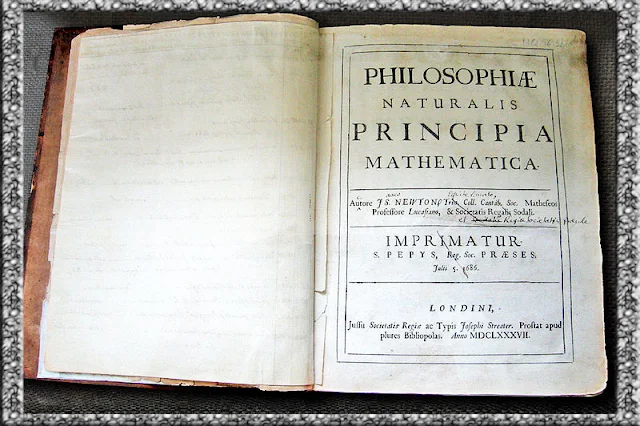 Foto Salinan buku Principia milik Newton