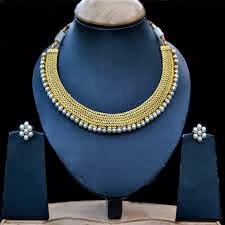 necklace-display-investment