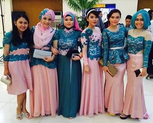 Foto Baju  Muslim Kebaya Modern Kombinasi  Brokat  untuk  