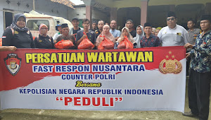 Jajaran FRN DPW Banten Bersama Polsek Jawilan Berikan Bantuan korban Banjir Di Kampung Nusa Desa Parakan Kec Jawilan 