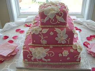 strawberry-wedding-cakes