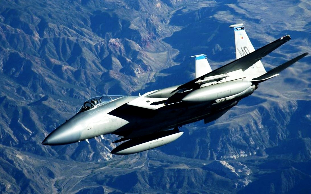 GAMBAR PESAWAT TERBANG Jet tempur F 15 Eagle Wallpaper 1 