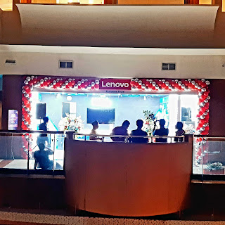 Dekorasi balon untuk acara grand opening gerai Lenovo di PIM 2