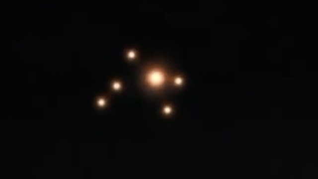 Here's the extraordinary image showing us the 6 UFO orbs.