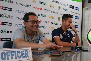 Aji Santoso Ungkap Alasan Beri Kesempatan Debut bagi Kiper Muda