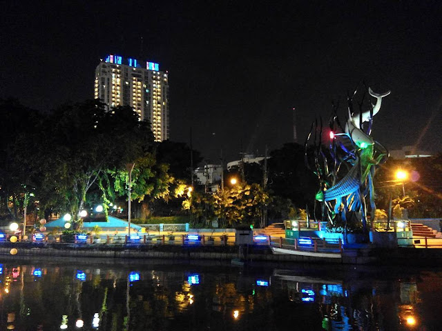 7 Lokasi Dengan Spot Foto Cantik Malam Hari di Kota 