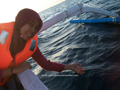 INDAHNYA SUNSET, SUNRISE, DAN LUMBA-LUMBA DI PANTAI LOVINA-BALI