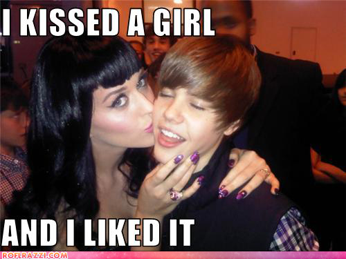 justin bieber fail blog. justin bieber unicorn. justin