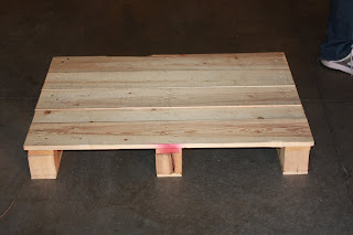 how to build a pallet coffee table