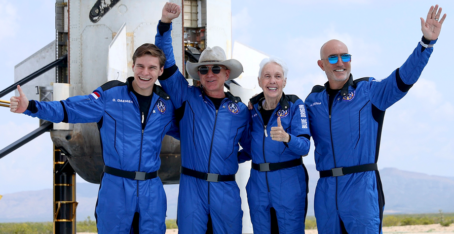 The crew on board Blue Origin’s first commercial space flight: Oliver Daemen, Jeff Bezos, Wally Funk and Mark Bezos. Blue Origin, 20 July 2021.