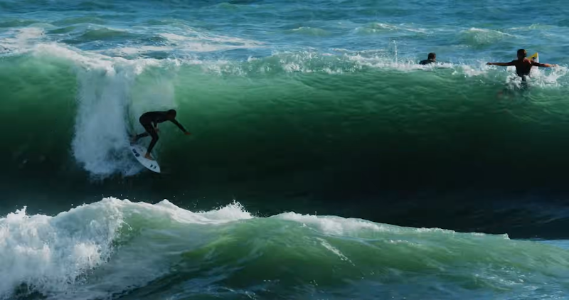 CHASING ALINE // From a Shallow Slab in the Med Sea to Pumping Hossegor